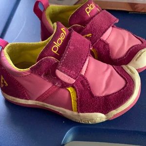 Plae toddler girls shoes sz 6 pink